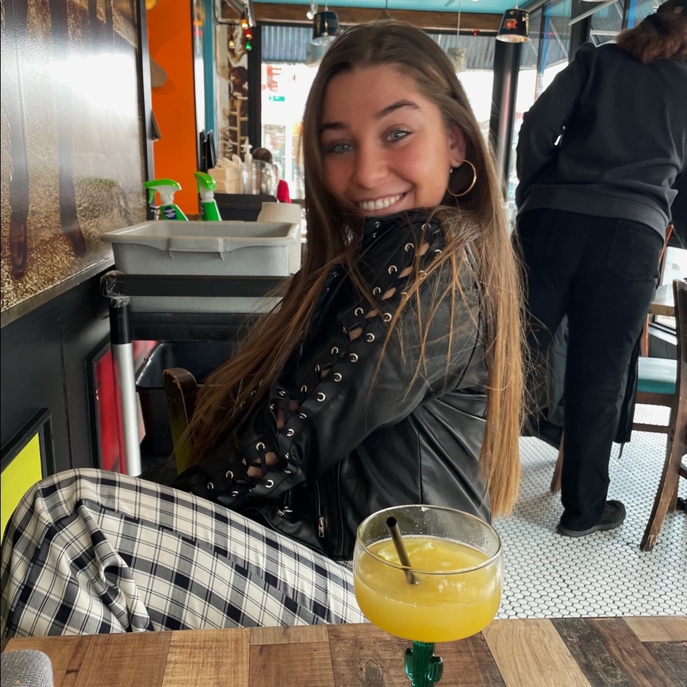 Meet your Posher, Carly
